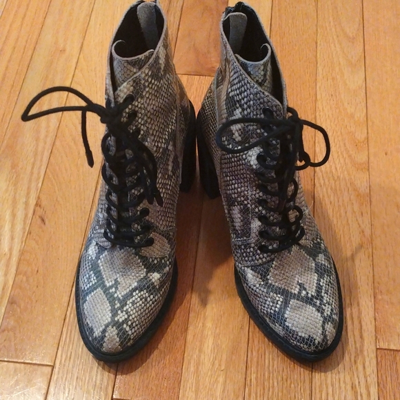 -Dolce Vita Norma leather snake print back zip combat boots - Picture 2 of 10
